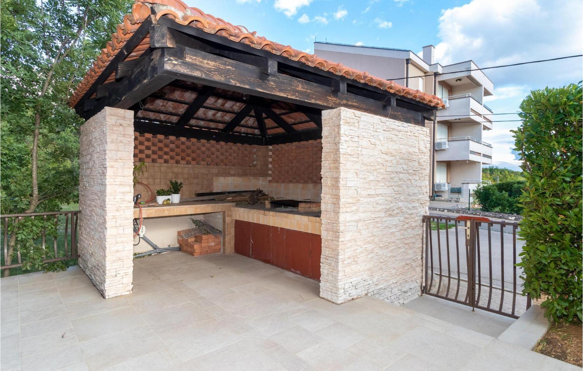 Nice Apartment In Jadranovo With Kitchen Exterior foto