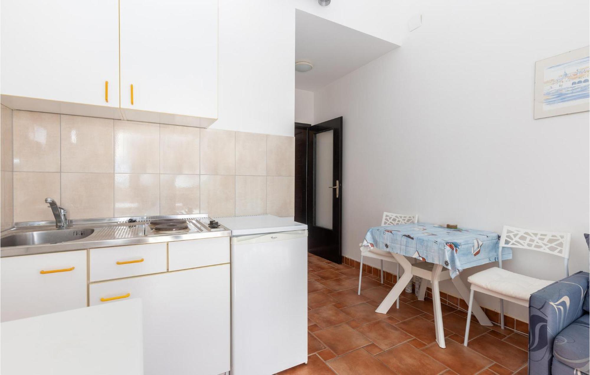Nice Apartment In Jadranovo With Kitchen Exterior foto